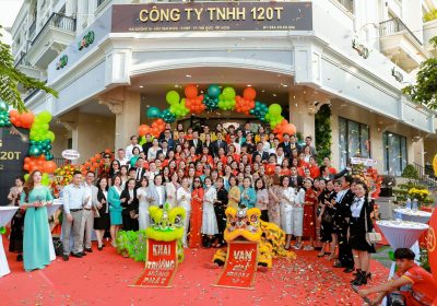 Tại Sao Doanh Nghiệp Nên Đầu Tư Tổ Chức Lễ Khai Trương?